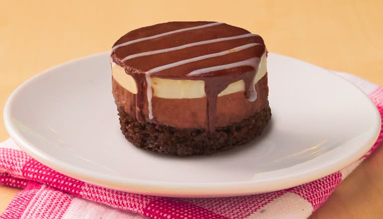 GÂTEAU MOUSSE AUX TROIS CHOCOLATS