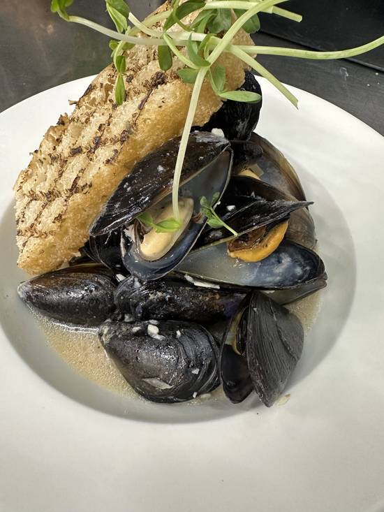 Steamed Mussels
