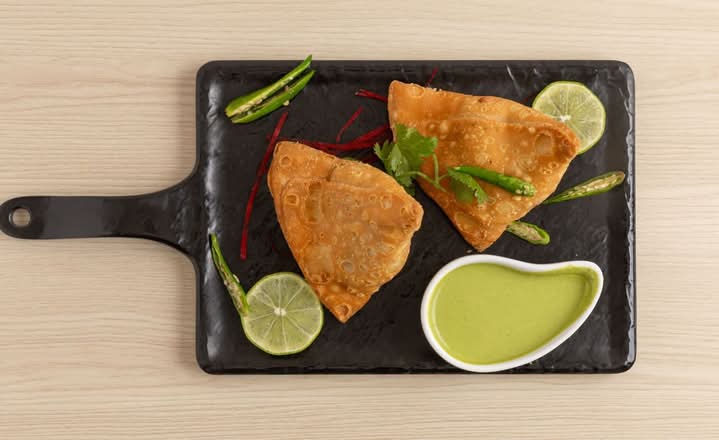 Veg Samosa (2 Pcs)