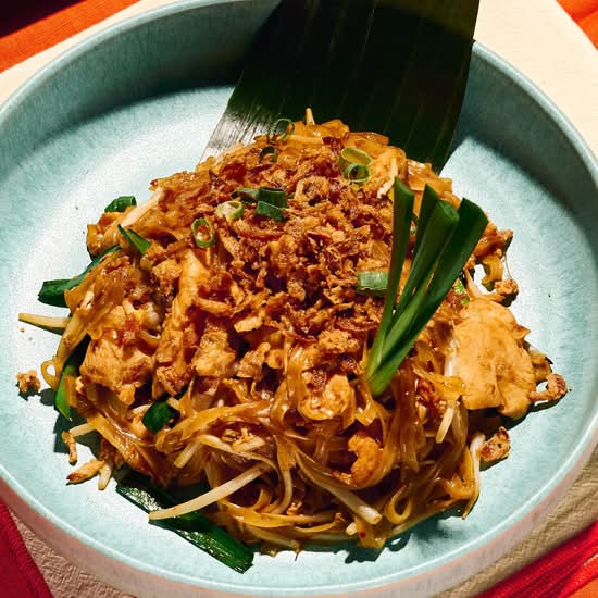 STREET STYLE PAD THAI