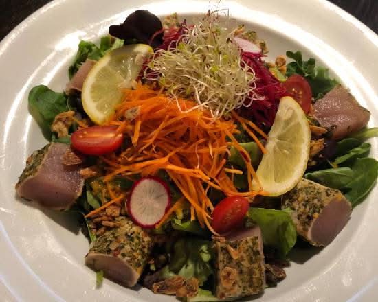 Italiano Seasoned Tuna Tataki Salad