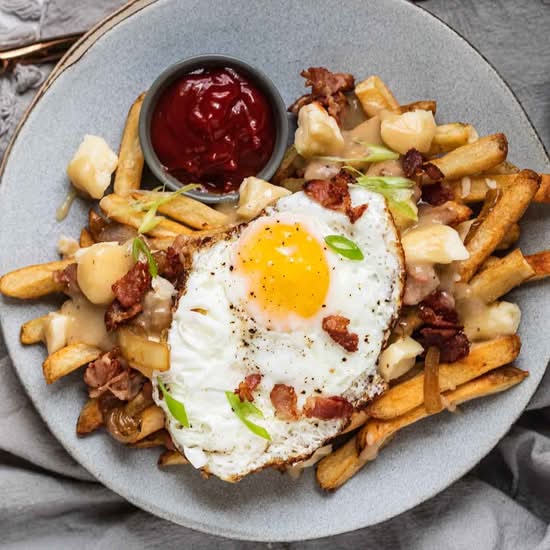 Breakfast Poutine