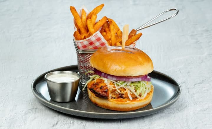 Chicken Sandwich +1 Regular Side