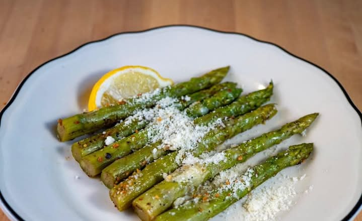 ASPERGES GRILLES/ GRILLED ASPARAGUS