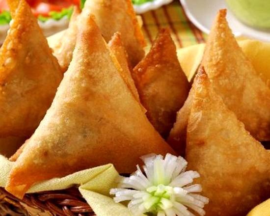 CHICKEN SAMOSA 2 PCS