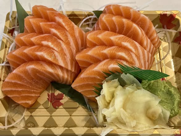 **Salmon sashimi 10Pcs