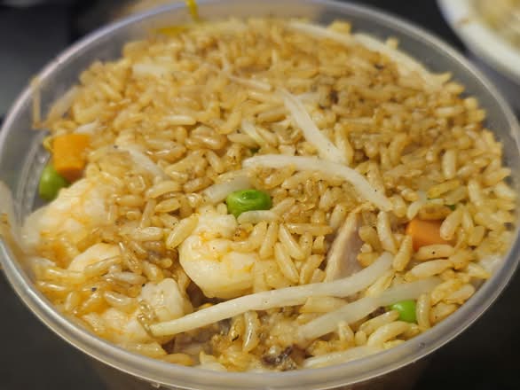 18. Riz Frit Spécial / Special Fried Rice