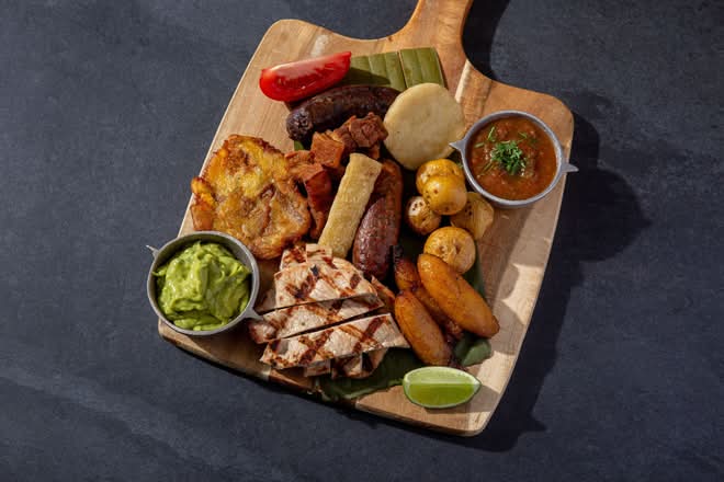 Picada - Colombian mixed grill & fritters platter (Single)