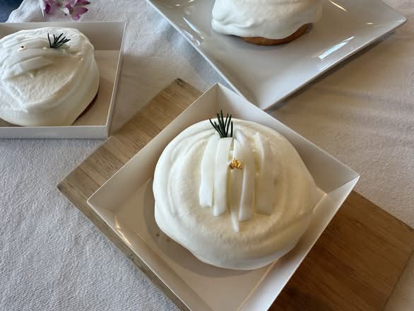 Coconut Cake 4”