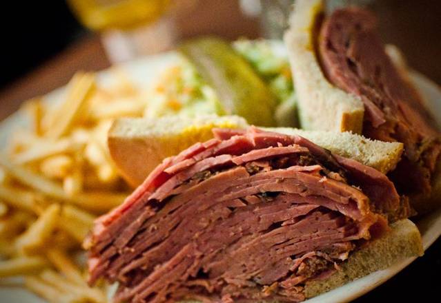 Sandwitch pastrami chaud / hot patrami