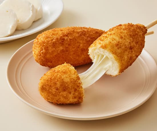 Mozzarella Cheese hot dog