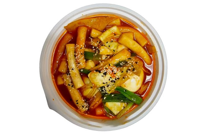 Tteok-bokki (Sweet and spicy sauce rice cakes)