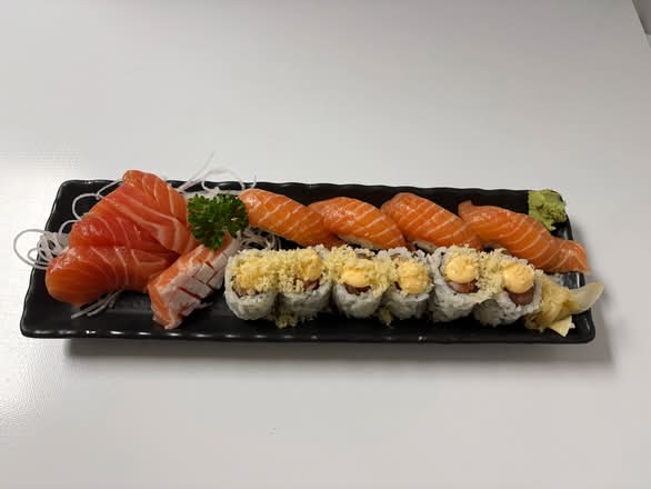 R4.Salmon Lover 15Pcs