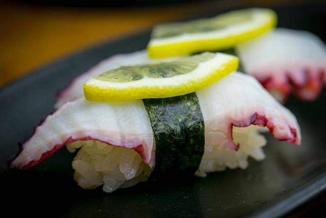 Tako Nigiri Sushi (2 pc)
