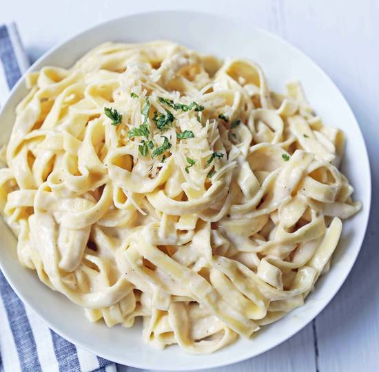 Fettuccine Chicken Alfredo Pasta