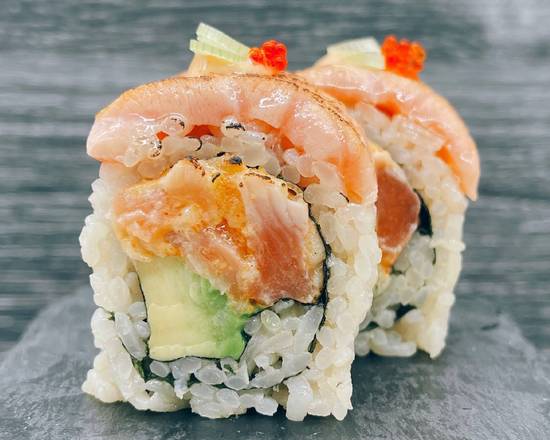 M6. Double Salmon Roll (8pcs)