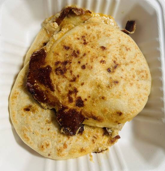 Pupusa Revuelta (pork & cheese) 1 portions