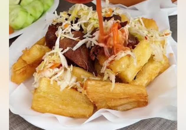 Yuca Frita Con Chicharron