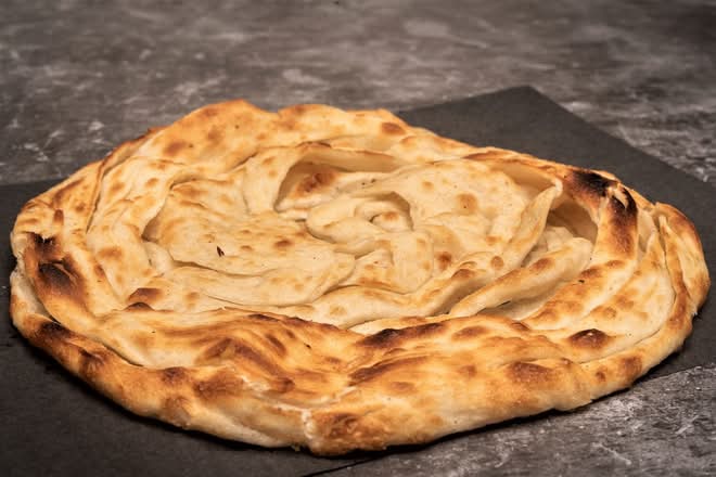 Lachha Butter Naan