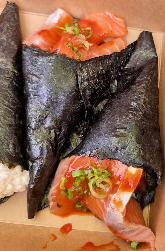 Spicy Salmon Temaki