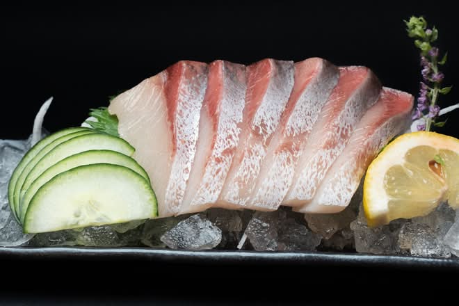 Hamachi (6 pcs)