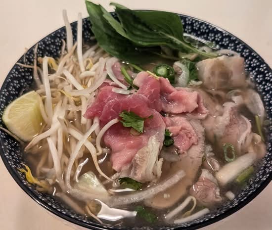 Phở Tái Nạm Gân
