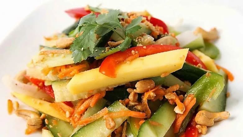 Green Papaya & Mango Salad