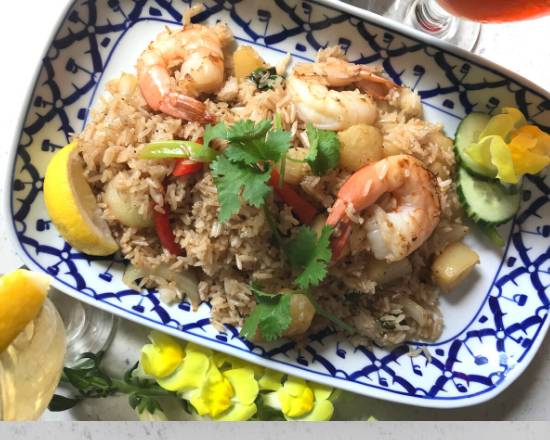 Pineapple Fried Rice (Khaow Phad Sapparot Goong)