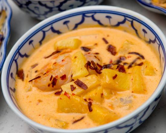 Pineapple Curry (Gaeng Sapparot)