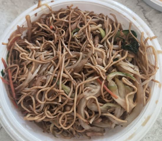 99.Shredded Chicken Chow Mein (Pan Fried Noodle)