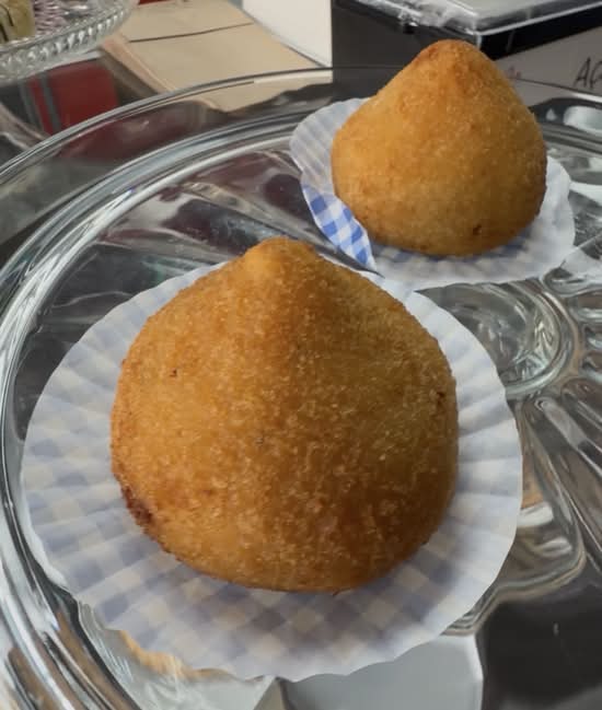 Coxinha com Catupiry (Chicken ball cheese)
