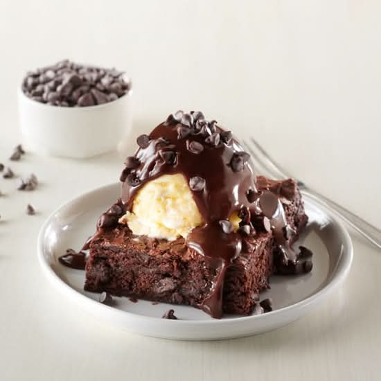 CHOCOLATE BROWNIE SUNDAE