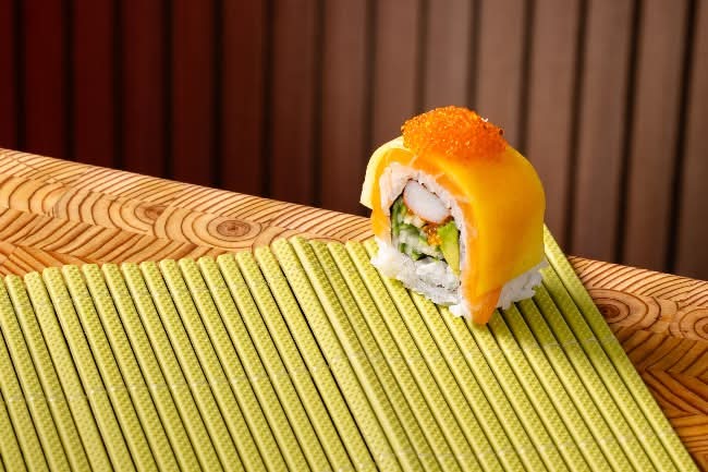 Mango Tango Roll (8pcs)