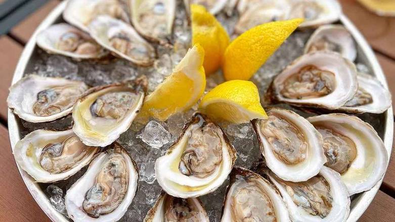 Freshly Shucked East and West Coast Oysters (Each)