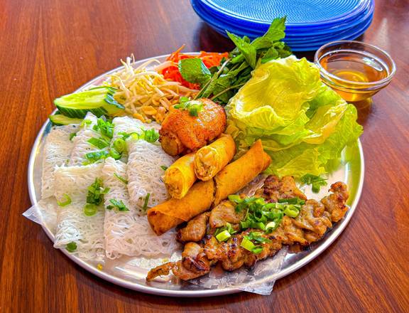 B9. Rice Paper Rollup Platter