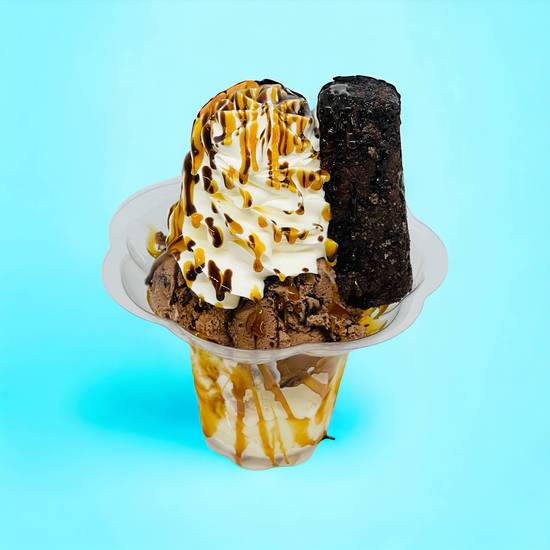Caramel brownie sundae