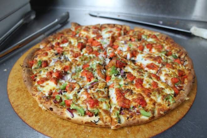 Tandoori Chicken Special Pizza
