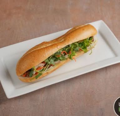 25. Banh mi au poulet grillé/Grilled Chicken