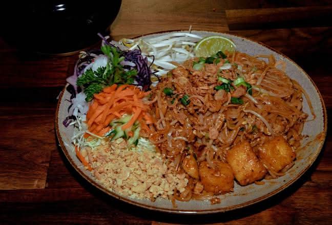 T1. Pad Thai Thit Bo (Beef)