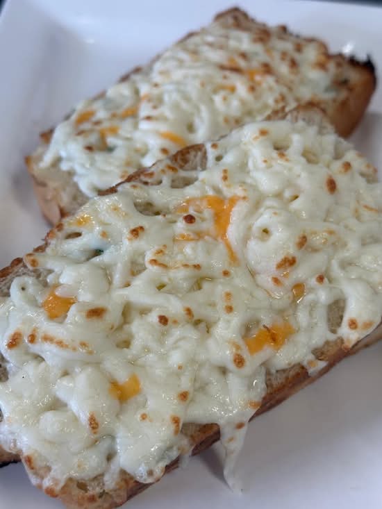 Garlic cheese bread