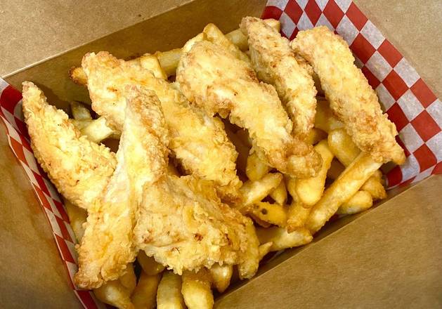 Crispy chicken breast with fries