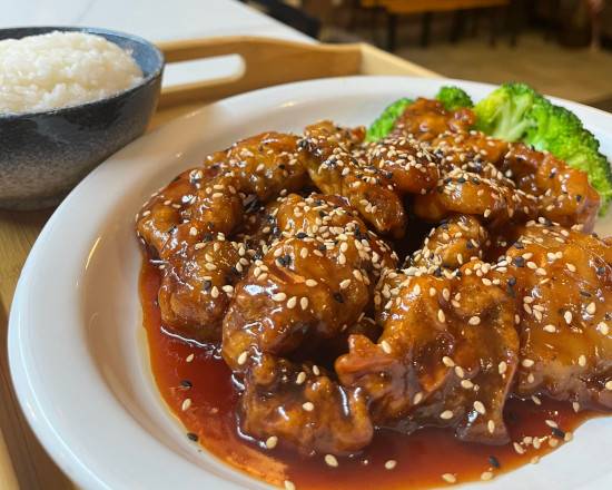 P03 Poulet croustillant aux sésame /Crispy sesame Chicken