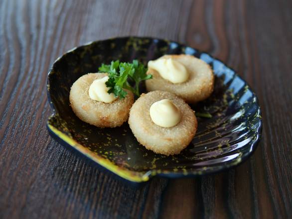 E11. Petoncles Frits/Fried Scallops(6 mcx)