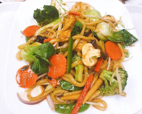 618. Udon Stir Fry Vegetables, Mushrooms, and Tofu