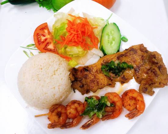 509. Grilled Tiger Shrimp (Five Pieces) with Satay on Steamed Rice