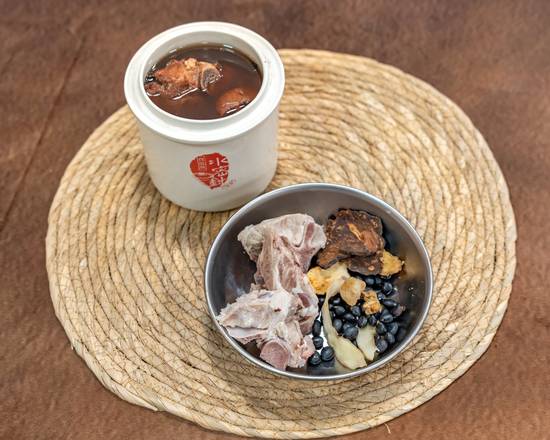 Pork Bone Soup with Fallopia Multiflora and Black Beans 首乌黑豆炖龙骨汤