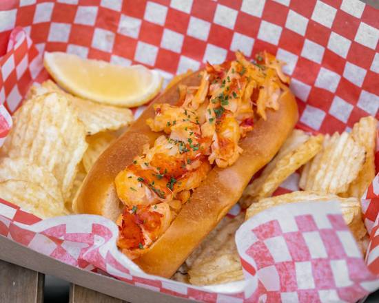 Lobster Roll (Connecticut Style)