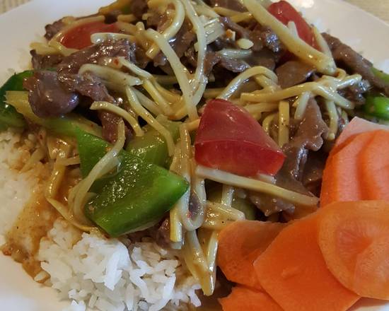 #8. Com Xao Mang Cari- Beef and Bamboo on Rice