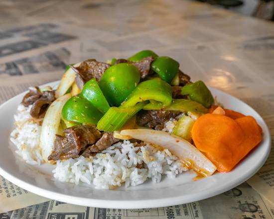 #10. Com Cari Do - Red Curry Stir-fry with Beef and Mixed Vegetables on Rice (Protein Choices Available)