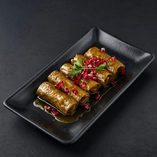 6 Yalanji (feuilles de vignes) / 6 Yalanji (vine leaves)